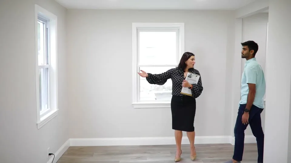 Real estate agent walkthrough